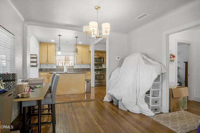 Detail Gallery Image 12 of 35 For 3306 Farnsworth Ave, Los Angeles,  CA 90032 - 3 Beds | 3 Baths