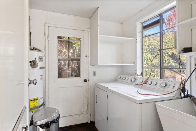 2326 Buena Vista Avenue, Belmont CA: https://media.crmls.org/mediaz/ddb9dc6c-b9a4-4d26-9078-aad3841d8856.jpg