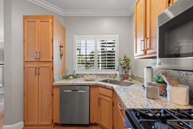 160 Troon Way, Half Moon Bay CA: https://media.crmls.org/mediaz/ddba6eae-1172-4303-9e3e-97cabe2ec91d.jpg