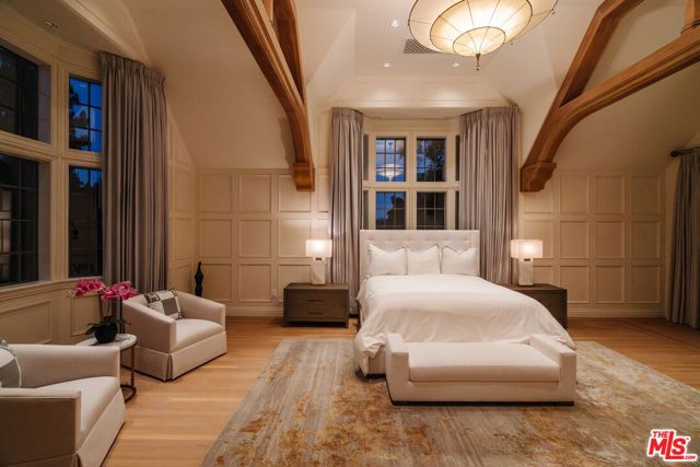 10950 Bellagio Road, Los Angeles CA: https://media.crmls.org/mediaz/ddbb38a7-160f-42c1-9a09-65ae4d3bdfea.jpg