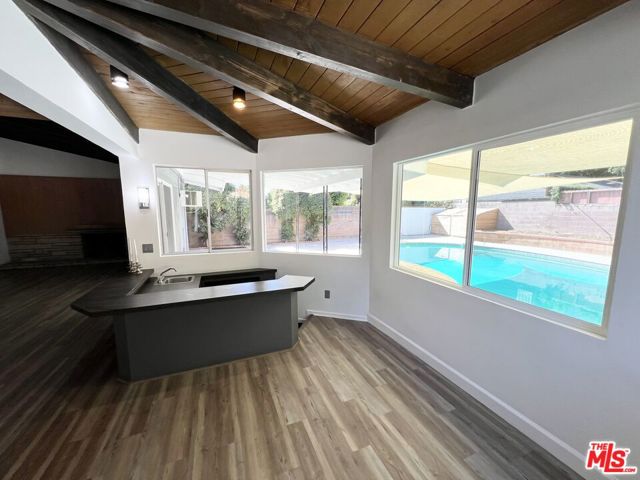 Dining Room/Wet Bar