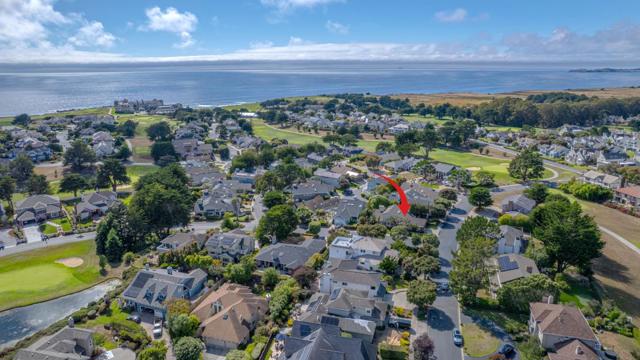 388 Greenbrier Road, Half Moon Bay CA: https://media.crmls.org/mediaz/ddbc3bc5-8f84-494e-ac1b-30138152e11a.jpg