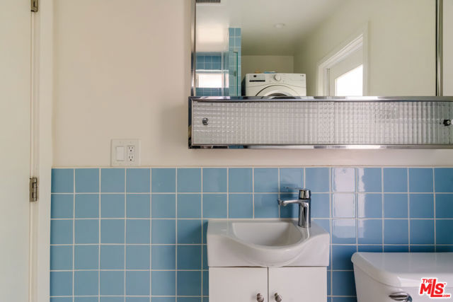 4220 Hillcrest Drive, Los Angeles CA: https://media.crmls.org/mediaz/ddbcc8fa-f5c7-48b3-9f4e-051c86720969.jpg