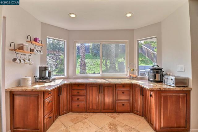1728 Peachwillow St, Pittsburg CA: https://media.crmls.org/mediaz/ddbd3561-fe76-4f18-acc6-44adbec8e2db.jpg