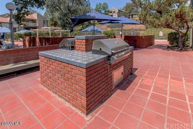 245 Oakleaf Drive, Thousand Oaks CA: https://media.crmls.org/mediaz/ddbdb777-22a2-4a9a-a01c-80e5568c1ed4.jpg