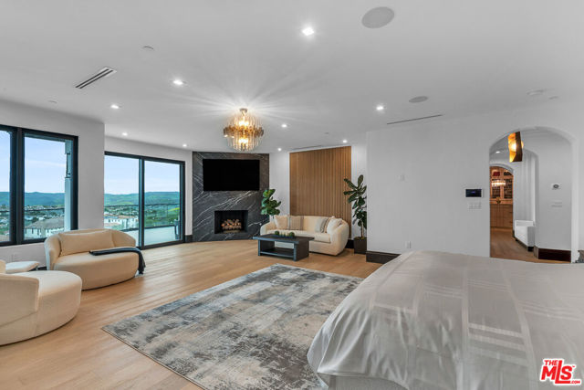 25201 Prado Del Misterio, Calabasas CA: https://media.crmls.org/mediaz/ddbec000-bff1-46e7-a975-7baa6fce36d2.jpg