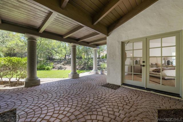 17601 Valle Verde, Poway CA: https://media.crmls.org/mediaz/ddbf650a-4f7c-401a-a12e-c876f373c05e.jpg