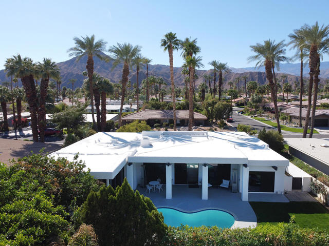 75414 Palm Shadow Drive, Indian Wells CA: https://media.crmls.org/mediaz/ddc09cb9-012b-45fd-81dc-e8b2cc5910c2.jpg