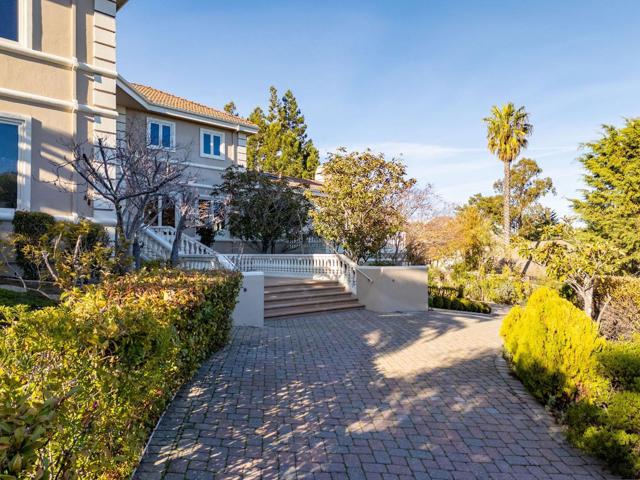 2496 Butternut Drive, Hillsborough CA: https://media.crmls.org/mediaz/ddc0b290-3fe6-423f-b221-ae73951a9889.jpg