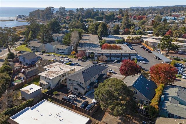 664 24th Avenue, Santa Cruz CA: https://media.crmls.org/mediaz/ddc12bb6-2d0f-4ec3-ba9f-4edf996b2ee5.jpg