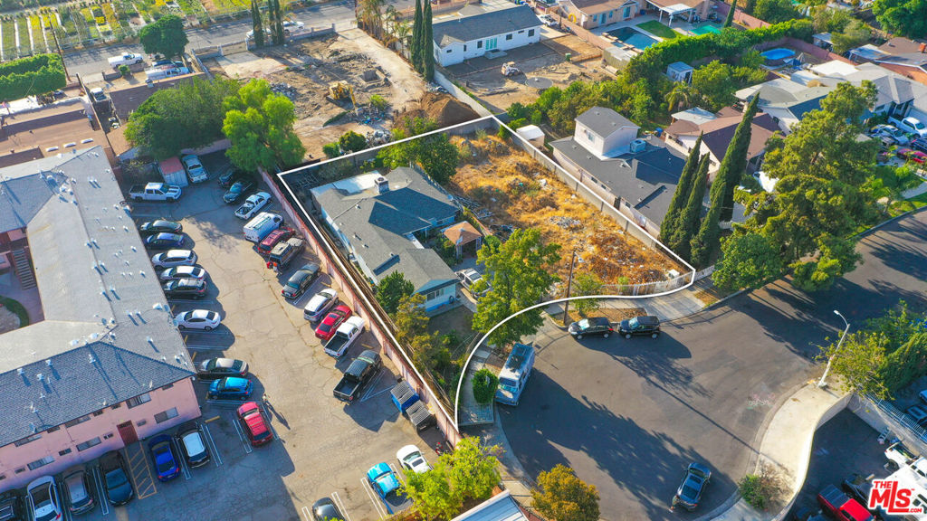 7633 Simpson Avenue, North Hollywood, CA 91605