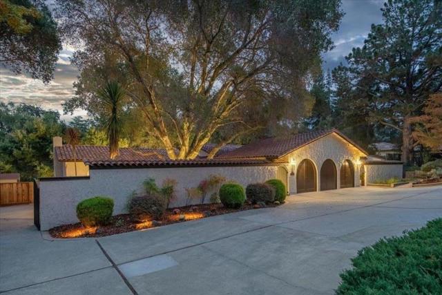 15390 Quito Road, Saratoga CA: https://media.crmls.org/mediaz/ddc202fd-5c4a-4c0f-a6fb-9a2ba33834f1.jpg