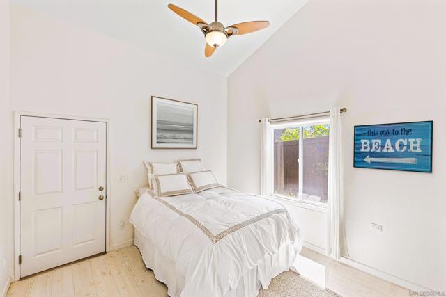 194 Neptune Ave, Encinitas CA: https://media.crmls.org/mediaz/ddc20b6c-03de-4af7-8e6e-4b6cbfe2fb22.jpg