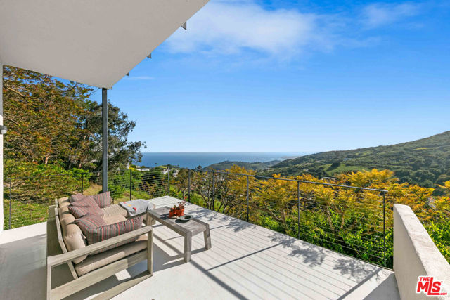 2727 Corral Canyon Road, Malibu CA: https://media.crmls.org/mediaz/ddc22bed-baf0-4811-921e-6e2876e138ca.jpg