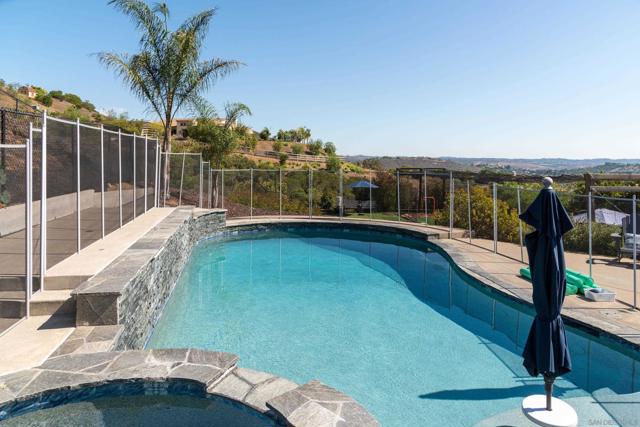 14546 Highcrest Ct, Poway CA: https://media.crmls.org/mediaz/ddc23616-a169-4a9d-bd1e-063ec7834b18.jpg