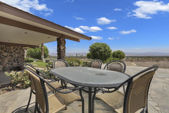 770 S La Mirada Road, Palm Springs CA: https://media.crmls.org/mediaz/ddc2d09d-4685-4a92-a8e6-5ff67a19b53c.jpg