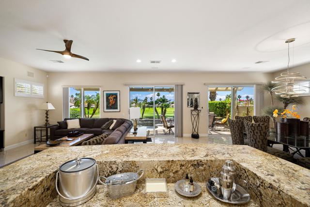 78328 Calle Las Ramblas, La Quinta CA: https://media.crmls.org/mediaz/ddc38094-840b-4c65-8dfa-2480de08d9d3.jpg