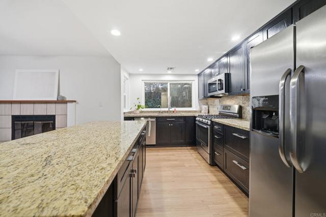 Detail Gallery Image 10 of 50 For 25410 Bellemore Dr, Ramona,  CA 92065 - 3 Beds | 2 Baths