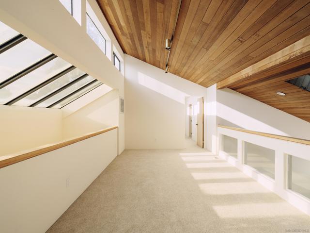 6009 Mimulus, Rancho Santa Fe CA: https://media.crmls.org/mediaz/ddc6fa00-c071-4506-b236-43bc113c64f8.jpg