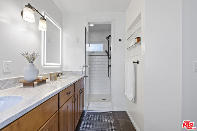 505 Panama Avenue, Long Beach CA: https://media.crmls.org/mediaz/ddc7907b-abbd-416f-91df-cc25a7035efd.jpg