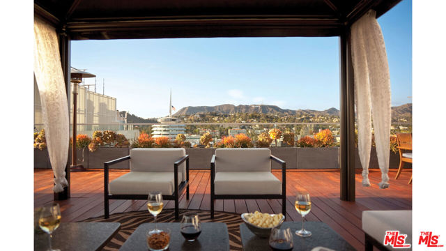 6250 HOLLYWOOD Boulevard, Los Angeles CA: https://media.crmls.org/mediaz/ddc80cf2-3143-4342-8ae2-a9fa16beb487.jpg