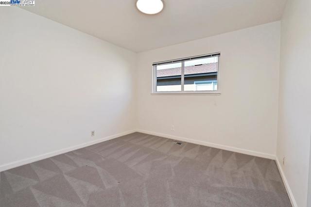 573 Junipero St, Pleasanton CA: https://media.crmls.org/mediaz/ddc812cc-9735-47be-a88d-dbc8eb84743a.jpg