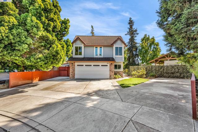 39478 Zacate Ave, Fremont CA: https://media.crmls.org/mediaz/ddc86156-11d1-414c-ba1f-c4268ad702c6.jpg