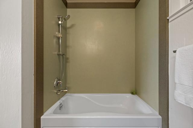 626 Harvester Drive, Foster City CA: https://media.crmls.org/mediaz/ddc97df4-50f4-40a0-b965-a6332a9ba34e.jpg
