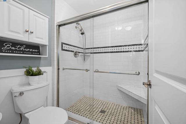 2200 Oneida Cir, Danville CA: https://media.crmls.org/mediaz/ddc9a04d-807b-4c73-9e05-c706dcaf5aef.jpg
