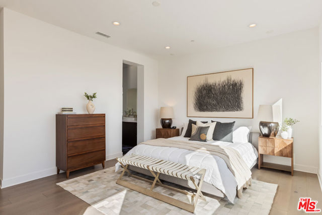 20668 W Hummingbird Court, Porter Ranch CA: https://media.crmls.org/mediaz/ddc9e474-aea1-404c-b122-fb328df0c94f.jpg