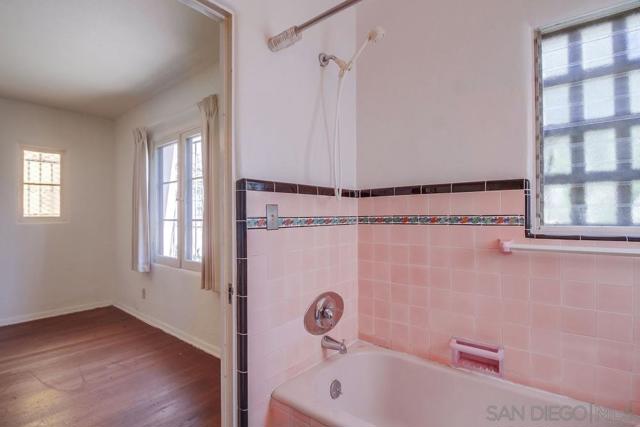2854 ALBATROSS ST, San Diego CA: https://media.crmls.org/mediaz/ddcaa93e-474a-4202-bf47-8a35b126f6a4.jpg