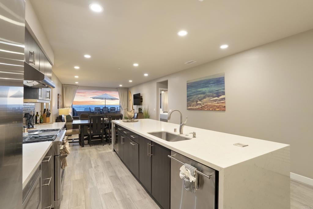 700 The Strand - photo 10