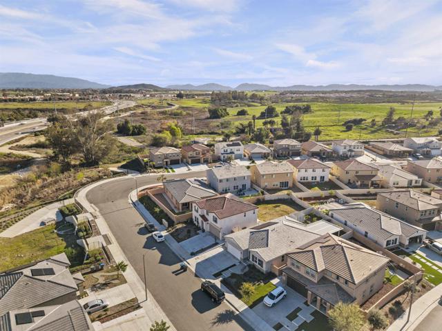 30491 De Caron Street, Murrieta CA: https://media.crmls.org/mediaz/ddcad036-7af4-435e-88b6-4a2efb752d54.jpg