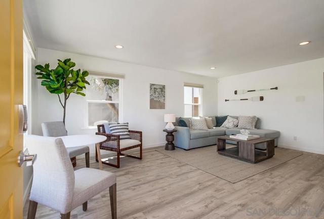 3286 88 Bayside Walk, San Diego CA: https://media.crmls.org/mediaz/ddcb27f7-239e-490b-99a0-49bb529d2ab2.jpg