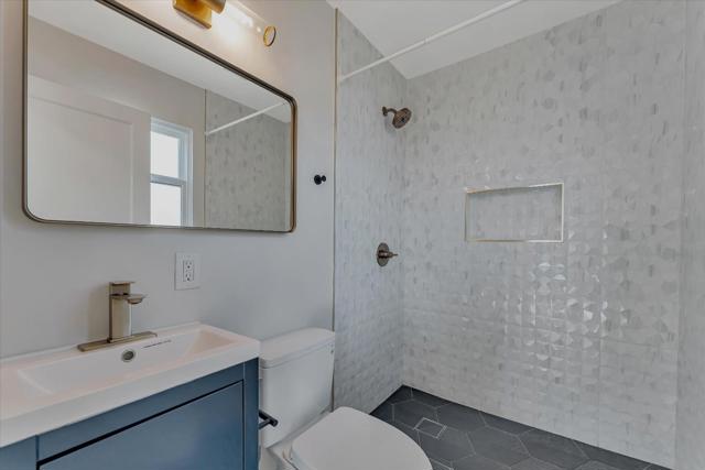 2804 Adeline Street, Emeryville CA: https://media.crmls.org/mediaz/ddcb9624-fb5b-42ac-9215-bd185debf37e.jpg