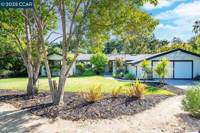 42 Freitas Dr, Moraga CA: https://media.crmls.org/mediaz/ddcc04d3-ce5a-42d8-ba5e-67b6768a7141.jpg