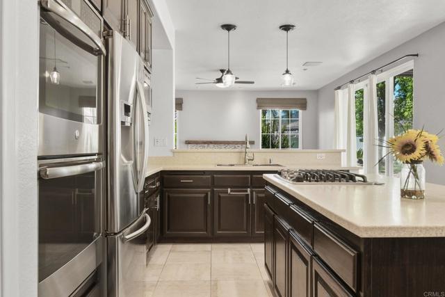 Detail Gallery Image 16 of 72 For 3156 Willow Creek Pl, Escondido,  CA 92027 - 5 Beds | 4 Baths