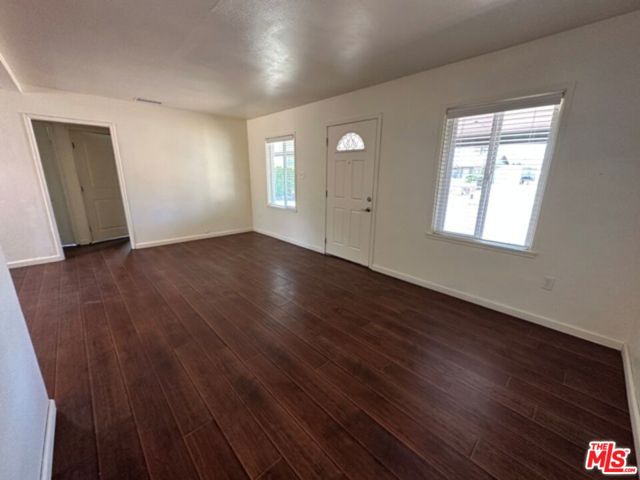 499 E 12th Street, Beaumont CA: https://media.crmls.org/mediaz/ddcdd409-9f5b-4a86-be0f-50f7a975851e.jpg