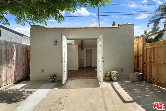 3156 W 74th Street, Los Angeles CA: https://media.crmls.org/mediaz/ddce8966-b647-41ef-89e6-ec95b72af183.jpg