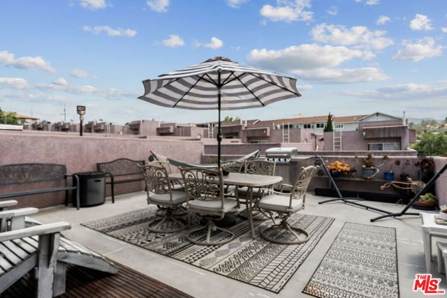 10249 Tujunga Canyon Boulevard, Tujunga CA: https://media.crmls.org/mediaz/ddce9358-5520-4f78-b919-03b664949014.jpg