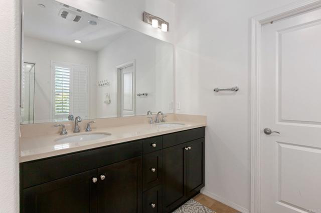 360 Calle Vela, San Marcos CA: https://media.crmls.org/mediaz/ddce953c-1fff-4306-8903-d023f63618ea.jpg