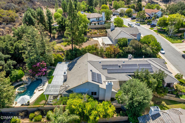 4953 Kilburn Court, Oak Park CA: https://media.crmls.org/mediaz/ddcf223c-9043-476d-9430-69d687e8e960.jpg
