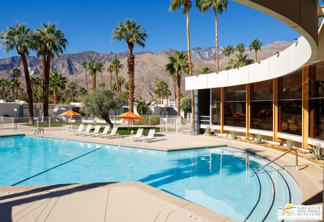 1111 E Palm Canyon Drive, Palm Springs CA: https://media.crmls.org/mediaz/ddd08d27-7a13-4134-9629-d53e47cff4c0.jpg