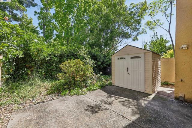 Image 15 of 24 For 34242 Arizona St  18
