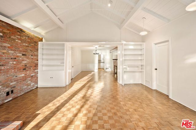 440 24th Street, Santa Monica CA: https://media.crmls.org/mediaz/ddd0b002-2b92-4520-b65a-ef62daa7b338.jpg