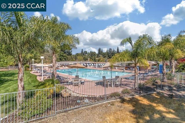 4033 Terra Granada Dr, Walnut Creek CA: https://media.crmls.org/mediaz/ddd0d45d-37c0-420b-a513-56480d9001d2.jpg