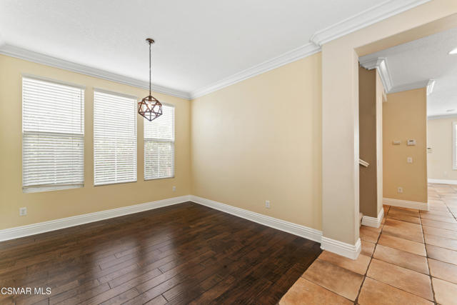 186 Parkside Drive, Simi Valley CA: https://media.crmls.org/mediaz/ddd11873-689e-4c8c-81d8-63e58dcd1ff0.jpg