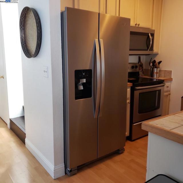 463 Golf Cir W, Manteca CA: https://media.crmls.org/mediaz/ddd20f67-8758-4ab8-aaa0-42beeed198e9.jpg