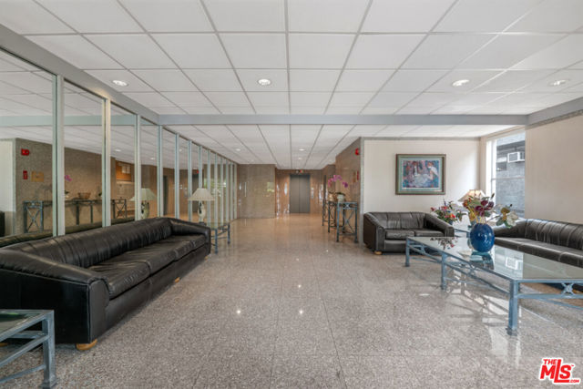 15150 Dickens Street, Sherman Oaks CA: https://media.crmls.org/mediaz/ddd38605-1aa2-470b-b93d-da4bd4278283.jpg