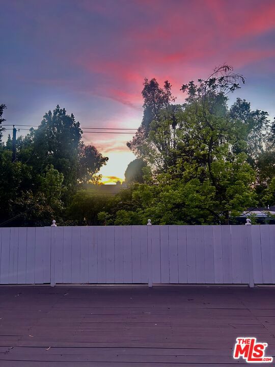 https://media.crmls.org/mediaz/ddd3961a-8f15-4a12-9f00-3bc68f59357d.jpg?preset=X-Large